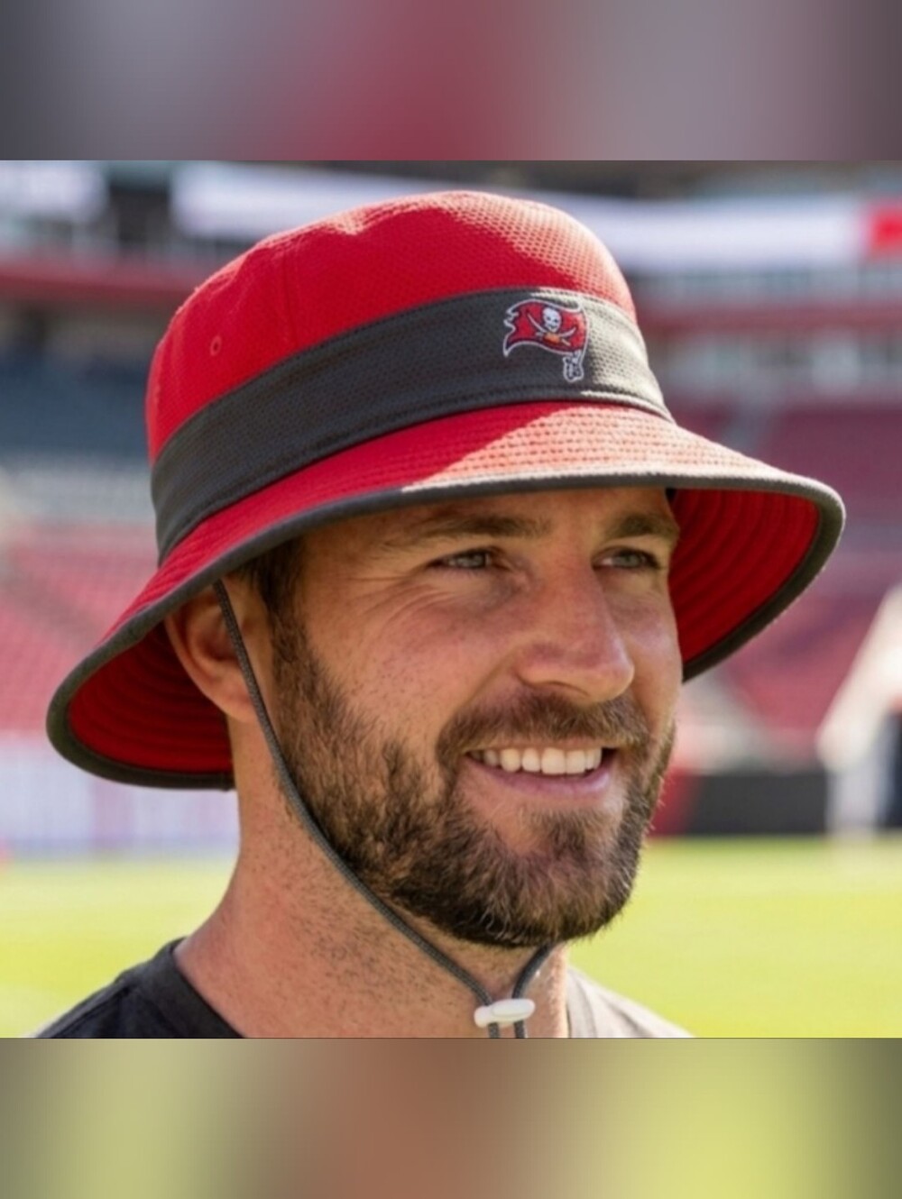 New Era Tampa Bay Buccaneers NFL Pro Bowl Sideline Bucket Hat Boonie Grey Red